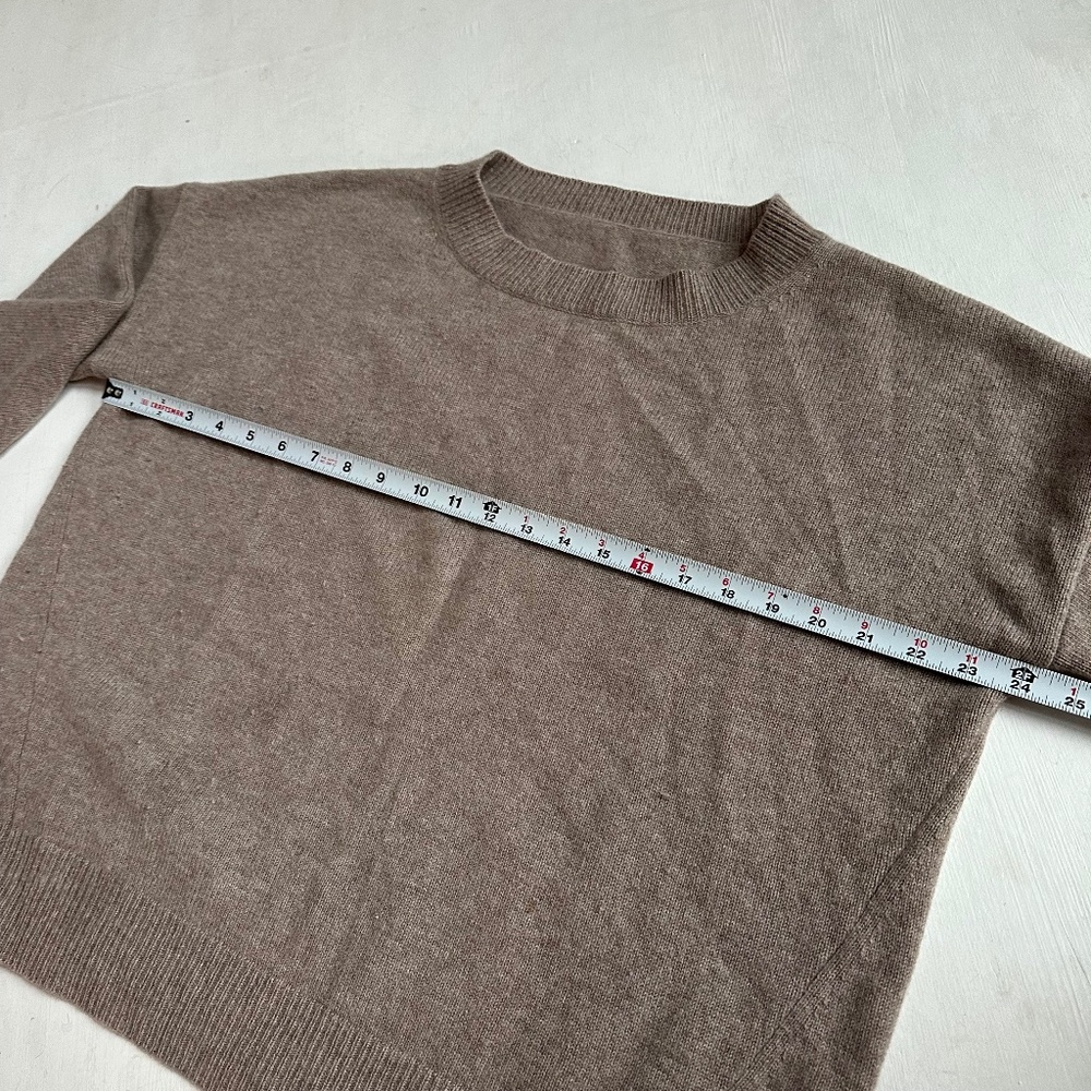 FRAME Long Sleeve Cashmere Jumper Sweater in Camel - Picture 4 of 5